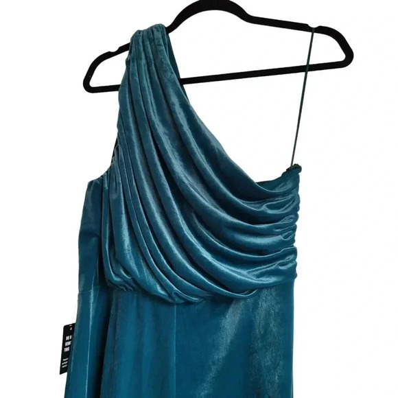 NWT $118 Express One Shoulder Wide Leg Ruched Velvet Jumpsuit Size L - Picture 9 of 14